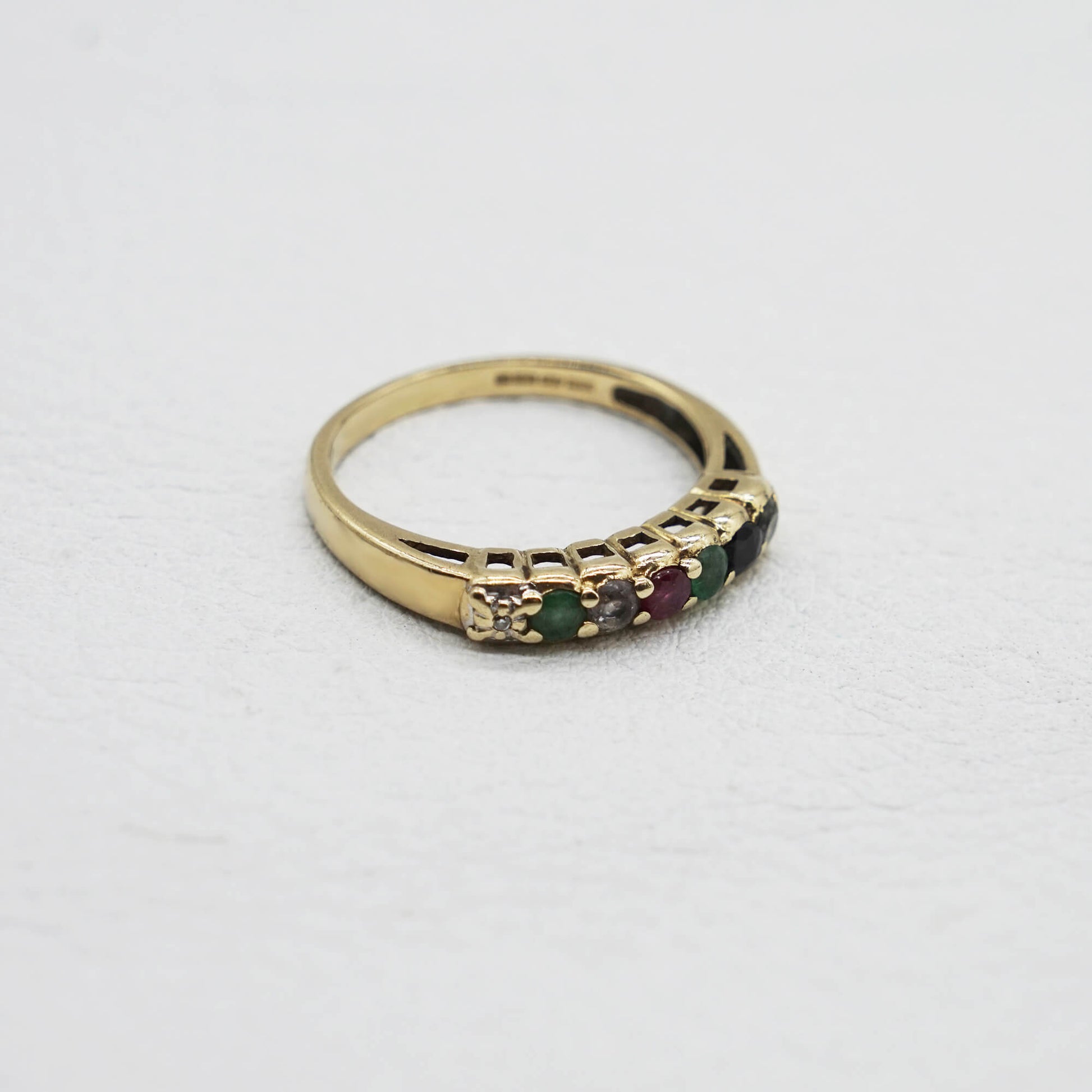 VINTAGE 9K GOLD DEAREST RING